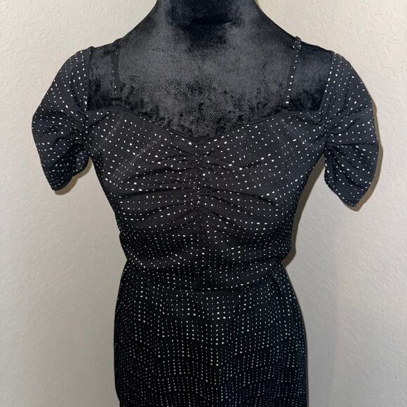 Banana Republic Women's Swing Dress Off Shoulder Sleeves Size 4 Black Polka Dot - Picture 7 of 9